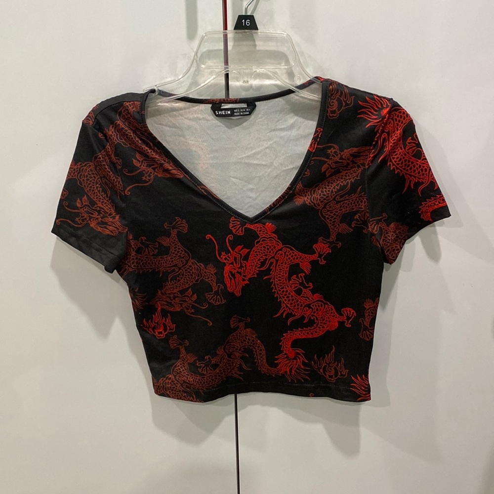 Black and red dragon print crop top